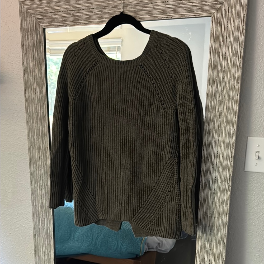 Trouve Olive Women's Crew Neck Sweater